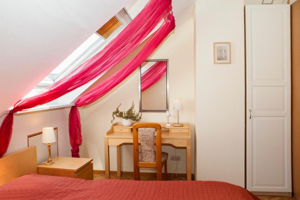 Room image 2