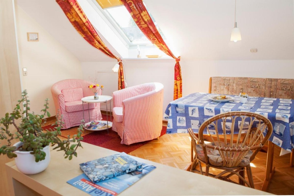Room image 4